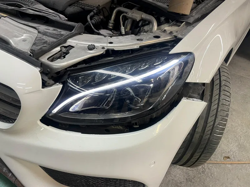 Faro reparado y funcionando después de servicio PLAD
